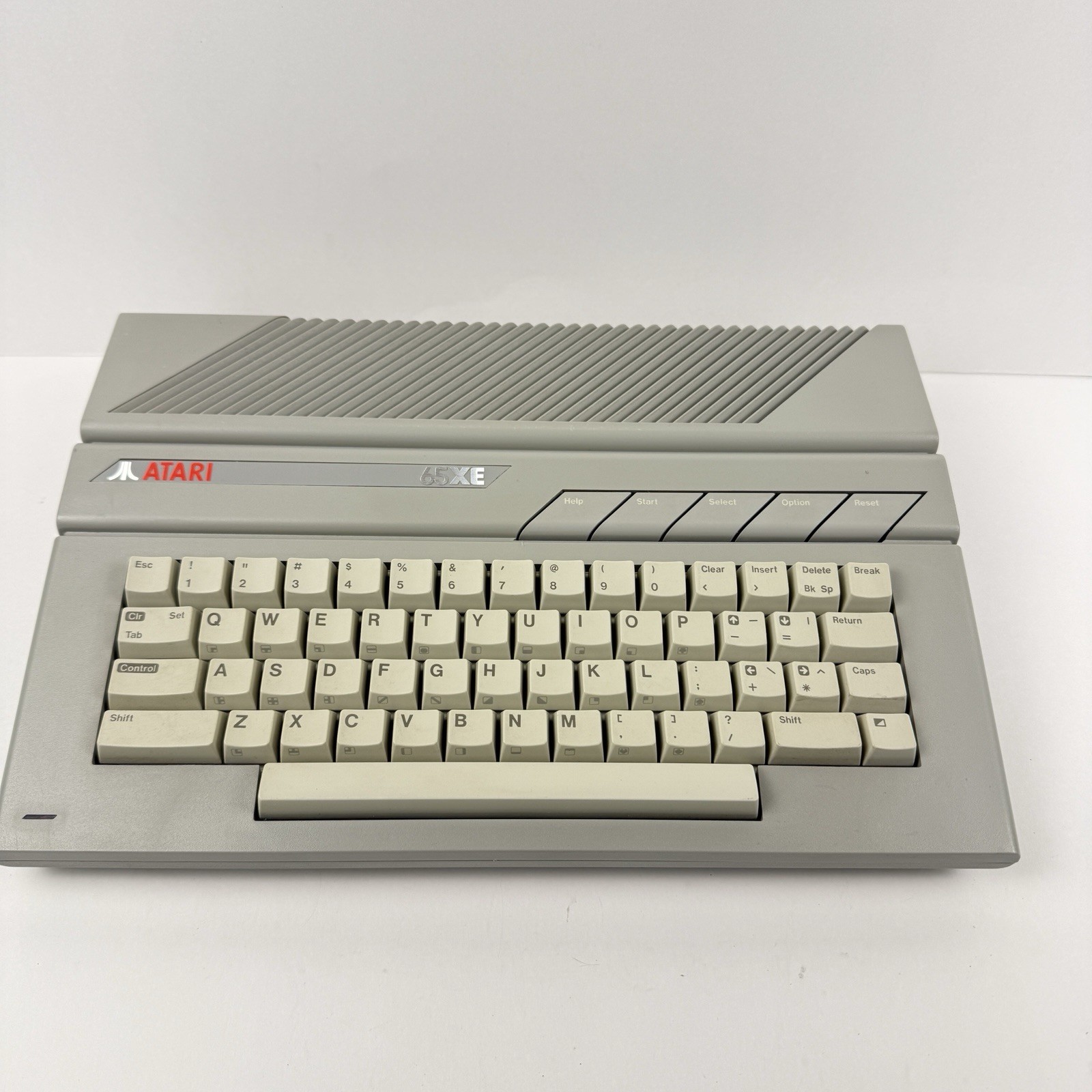 ATARI 65 XE Home Vintage Computer UNTESTED PART REPAIR ONLY