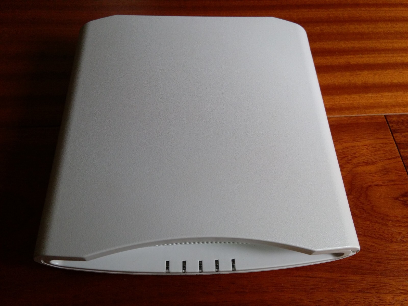 Ruckus R710 Indoor 802.11ac Wave 2 4x4:4 Wi-Fi with Unleashed Firmware