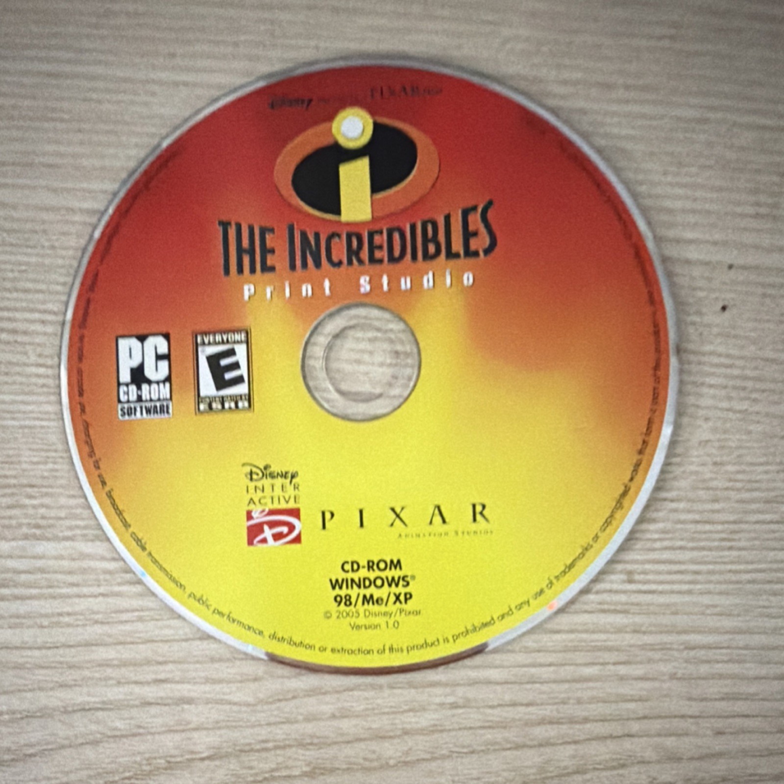 Disney Interactive The Incredibles Print Studio CD-ROM for Windows 98/Me/XP