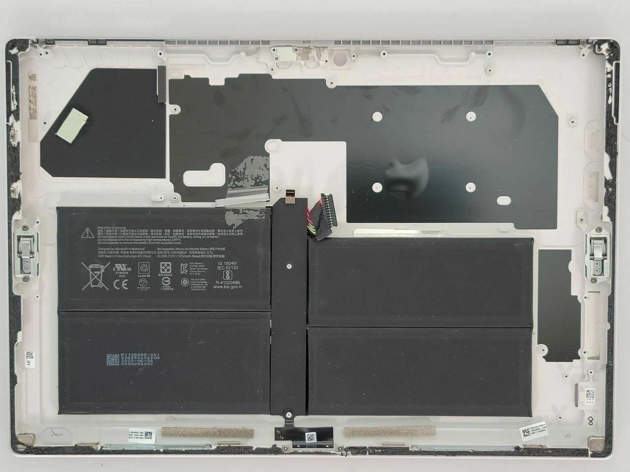 M1109598-001 Microsoft Surface Pro 7 Rear Lower Case Battery Housing Platinum