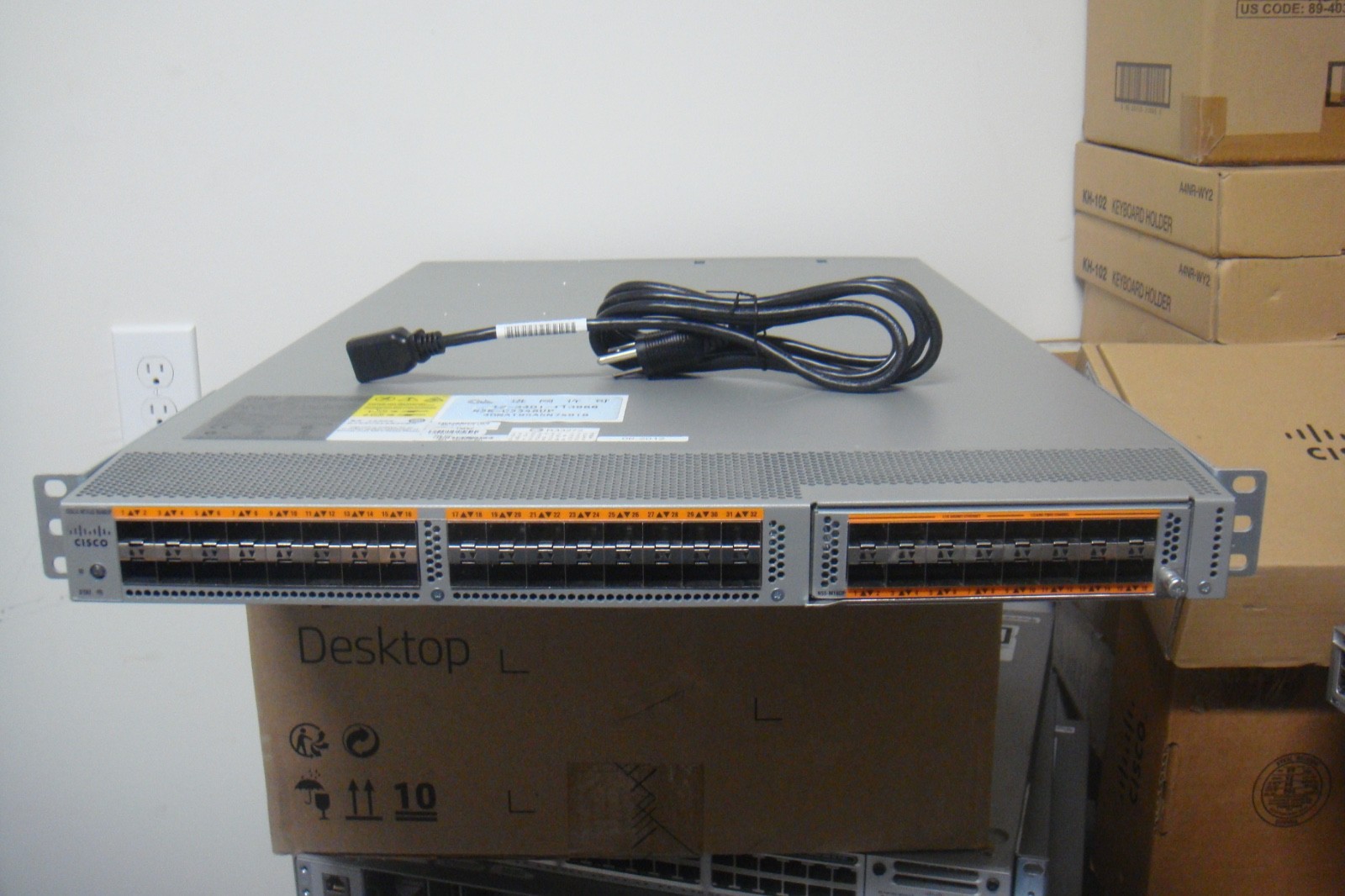 Cisco Nexus Switch N5K-C5548UP  and  M55-D160L3-v2