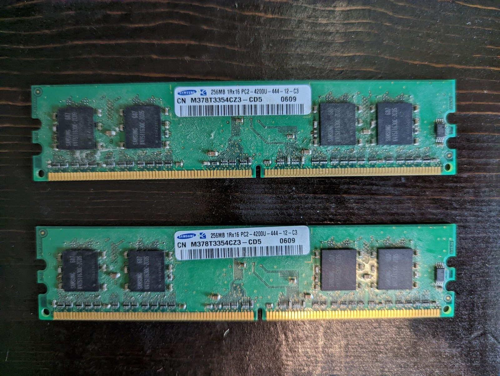 Samsung 512MB (2x256MB) 1Rx16 PC2-4200U-444-12-C3 - 533MHz - M378T3354CZ3-CD5