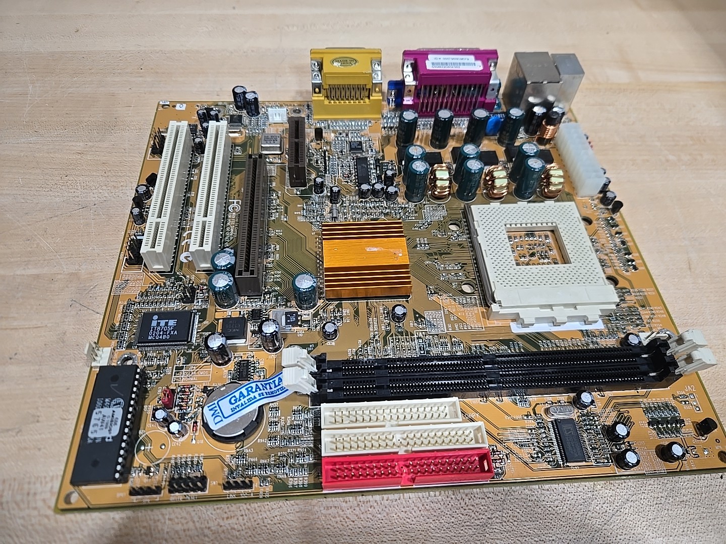 PC Chips/ECS Socket 462 Desktop Motherboard 2 PCI AGP LF-H50X IT8705F UNTESTED