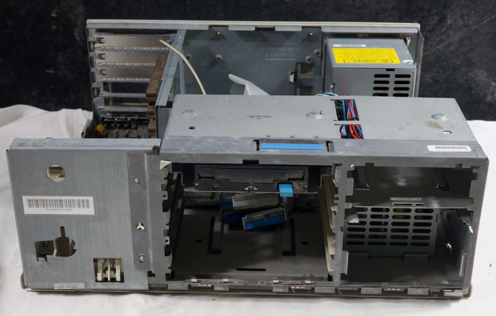 Vintage IBM PS/2 9577-DNG Model 77 486DX2-66 parts or repair HDDC