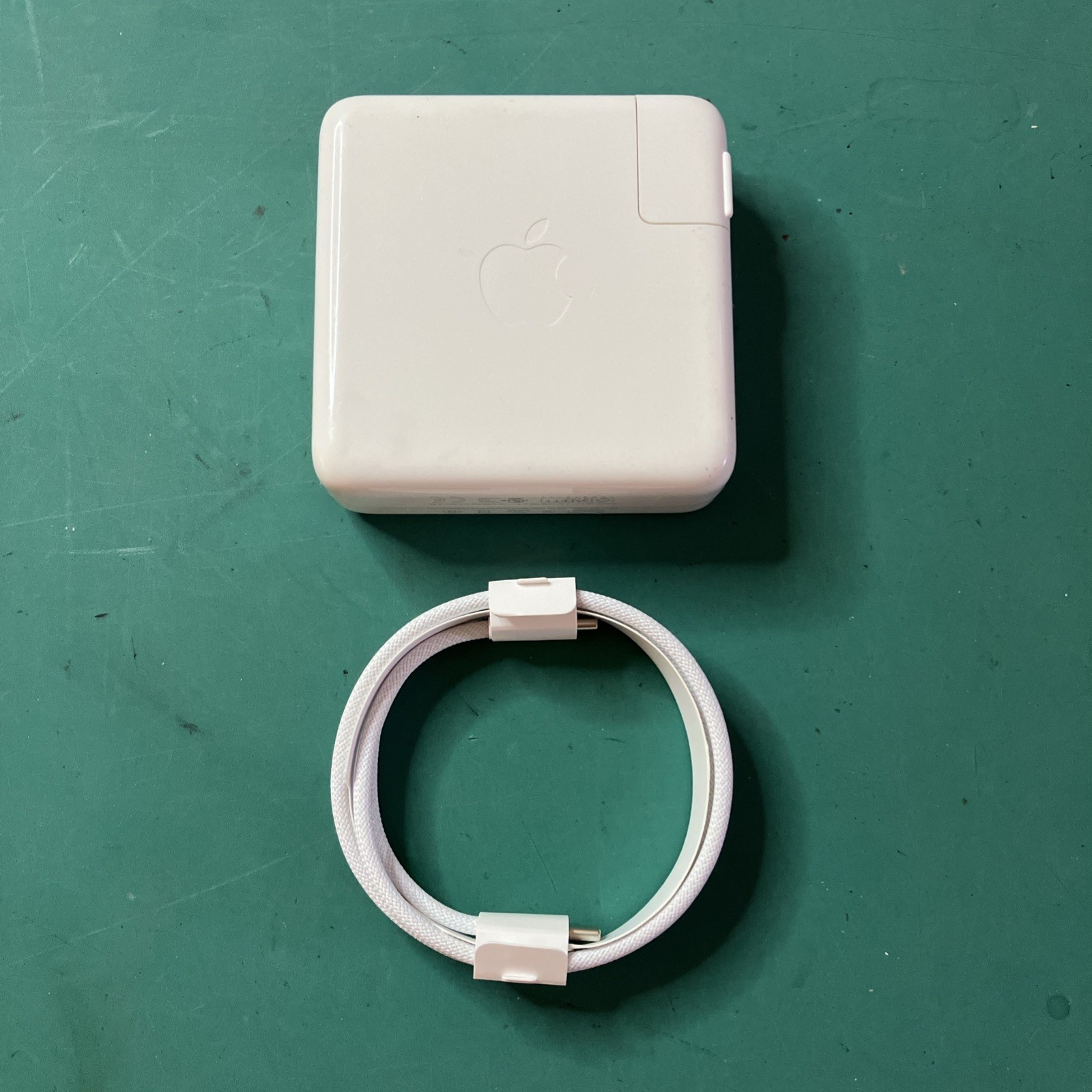 Apple 87W USB-C Power Adapter, A1719. With new Apple USB-C Cable. VERY GOOD.