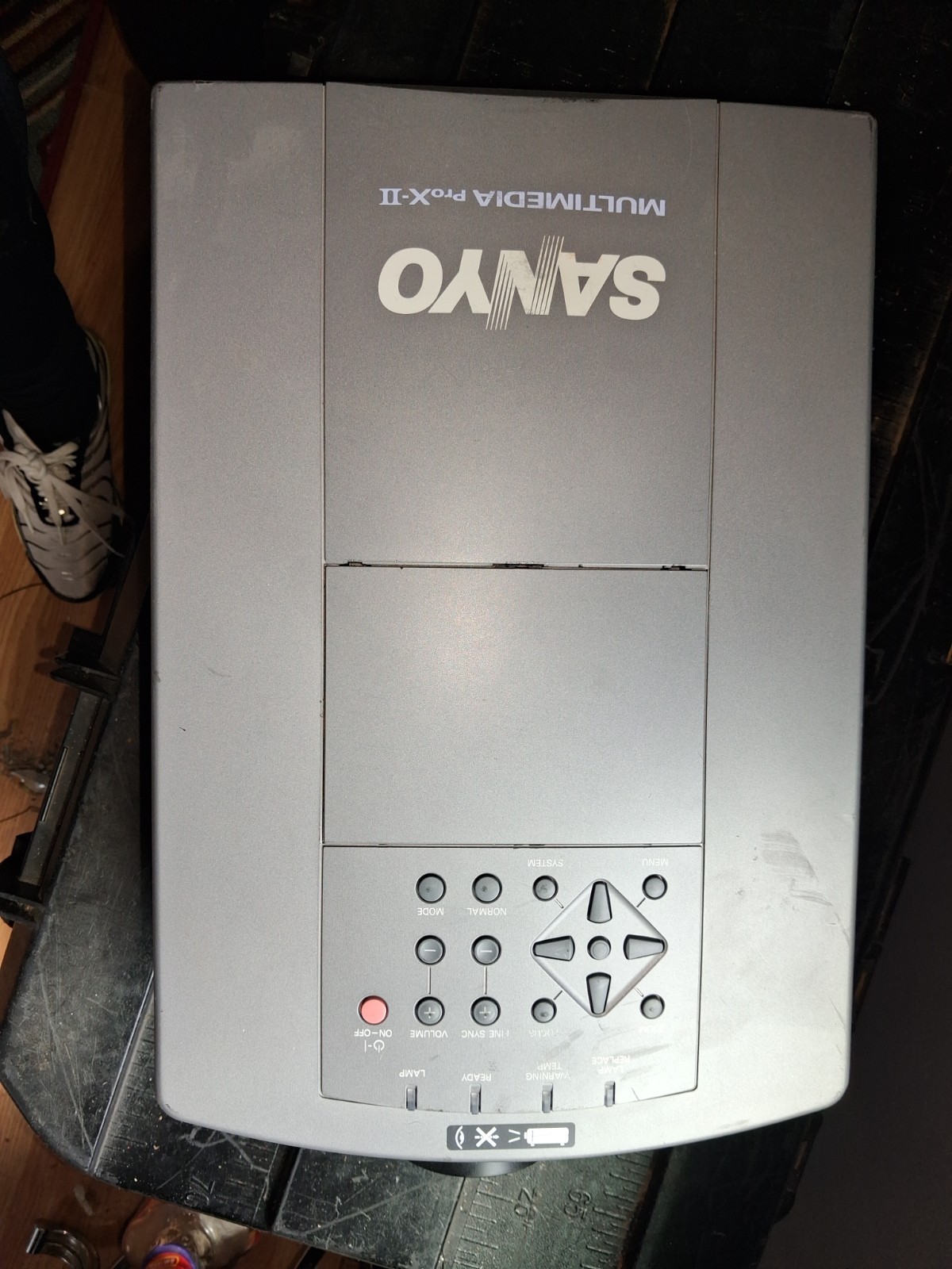 SANYO Multimedia Pro X-11 LCD Projector XGA 1200 ANSI 4:3 Gray