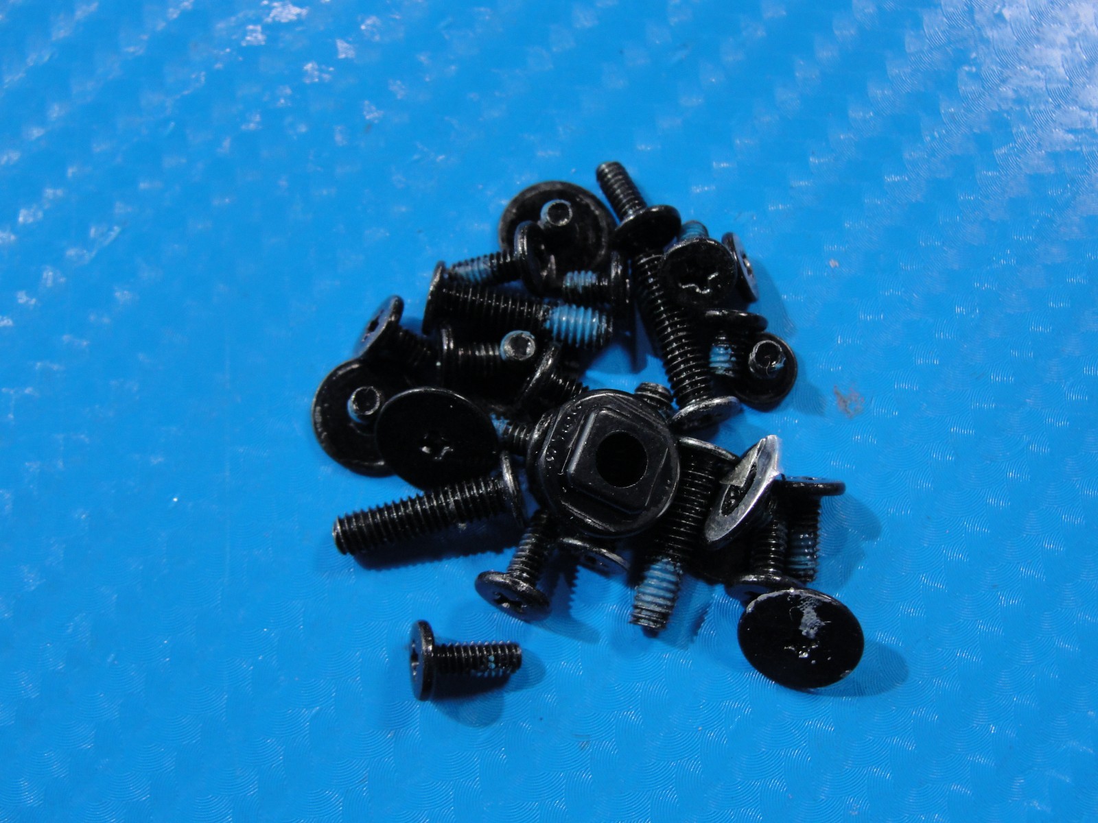 MSI GS66 Stealth 11UE 15.6" Genuine Screw Set Screws for Repair ScrewSet