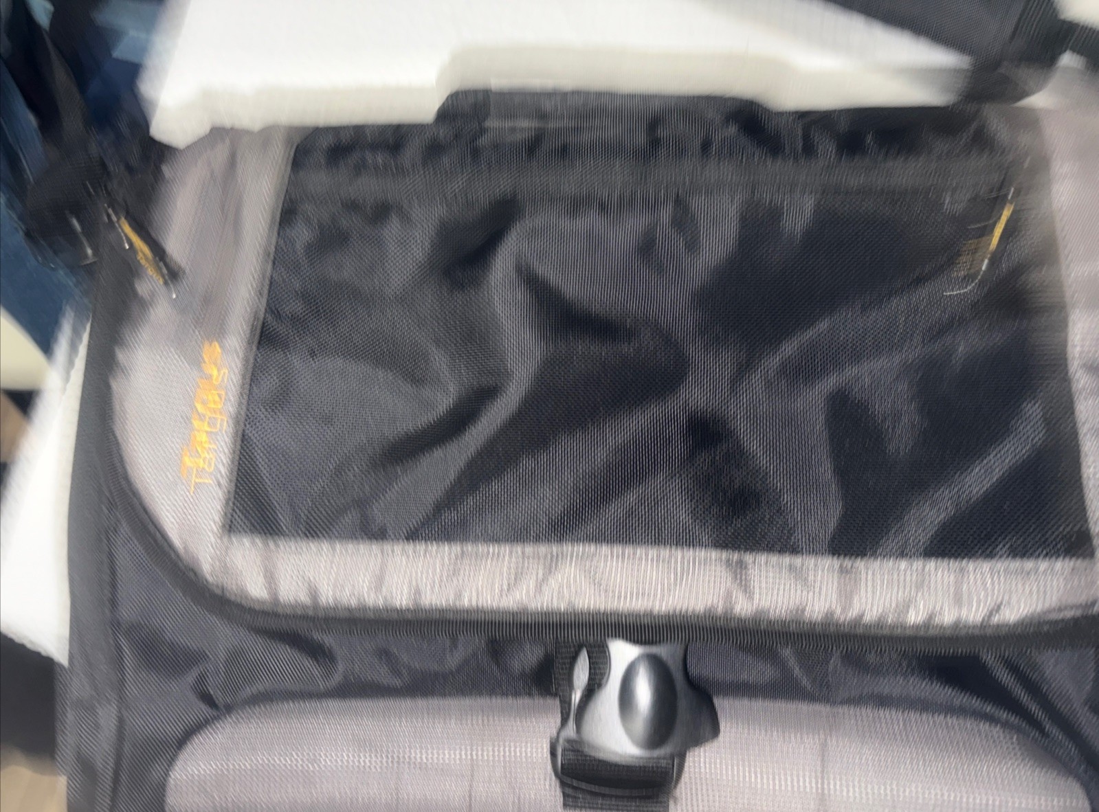 Targus Tablet Electr NOTEBOOK Messenger Travel Bag,Black Grey New Never Used