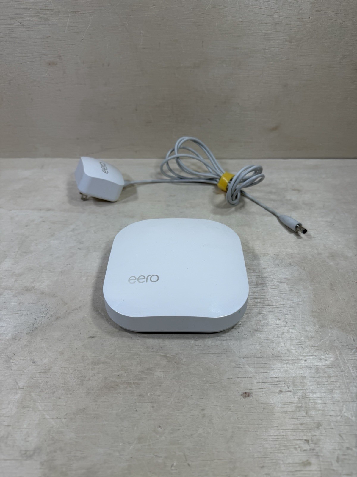 eero Pro 1st Generation Mesh WiFi Router or Extender White A010001 W/Power Cord