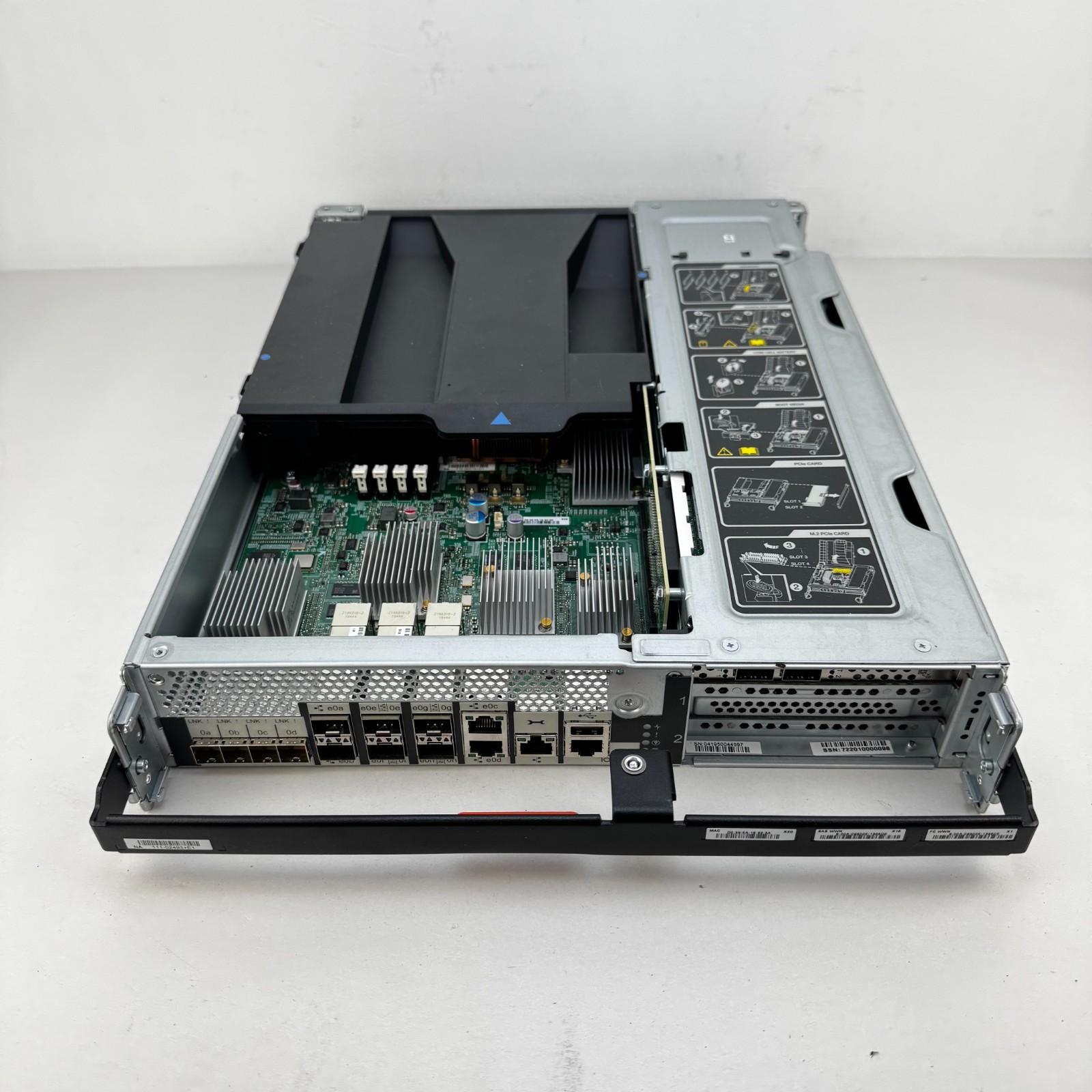 Netapp 111-02493+E1 Filer Storage Controller Head Node AFF A300 No RAM)