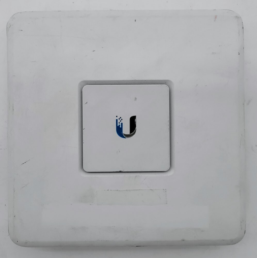 Ubiquiti Networks UniFi-Gateway-3 1000Mbps Gigabit UniFi Security Gateway