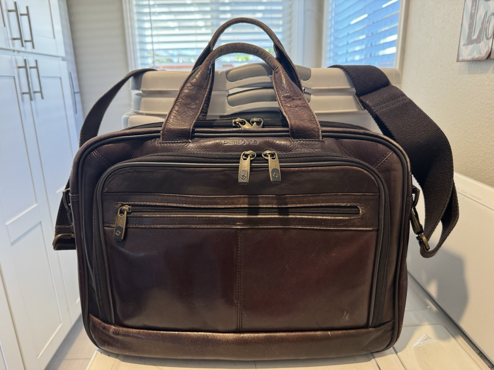 Samsonite Leather Top Loader Laptop Travel Bag with Shoulder Strap Brown
