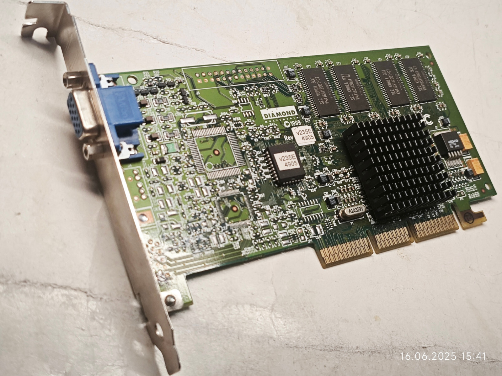 AGP 3D Card Diamond Speedstar A200 (S3 Savage 4 Pro-M 86C396) 8 MB RAM