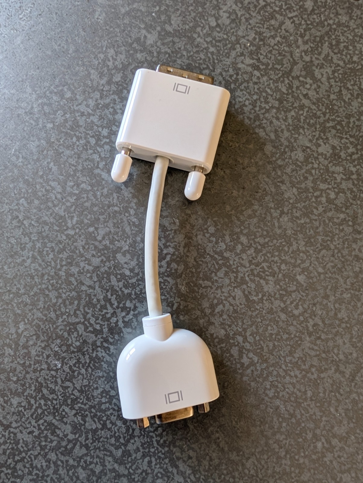 Genuine Apple Micro-DVI to VGA Adapter A1261 MB244G/A Original MacBook Air 2008