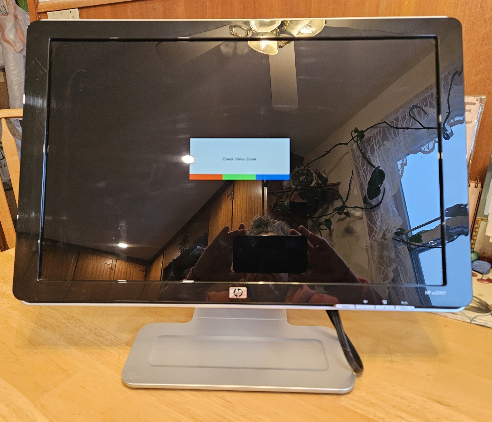 HP 20" LCD Color Monitor - Model # HSTND-2281-L 