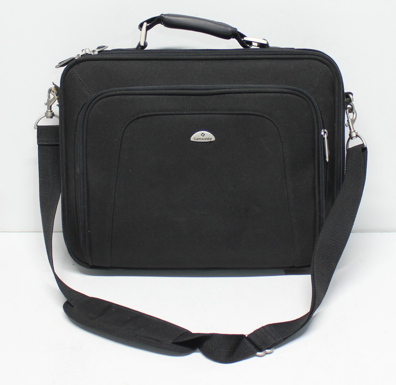 Samsonite Model 605 Thin Laptop Computer Case Up to 15 Inch 15" Messenger Bag