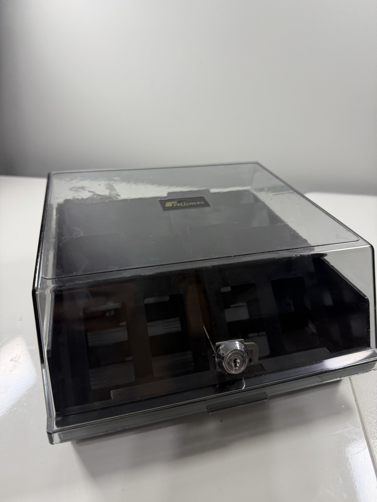 Fellowes 3.5" Floppy Disk Filing Storage Case  Holds 90 Diskettes NO KEYS