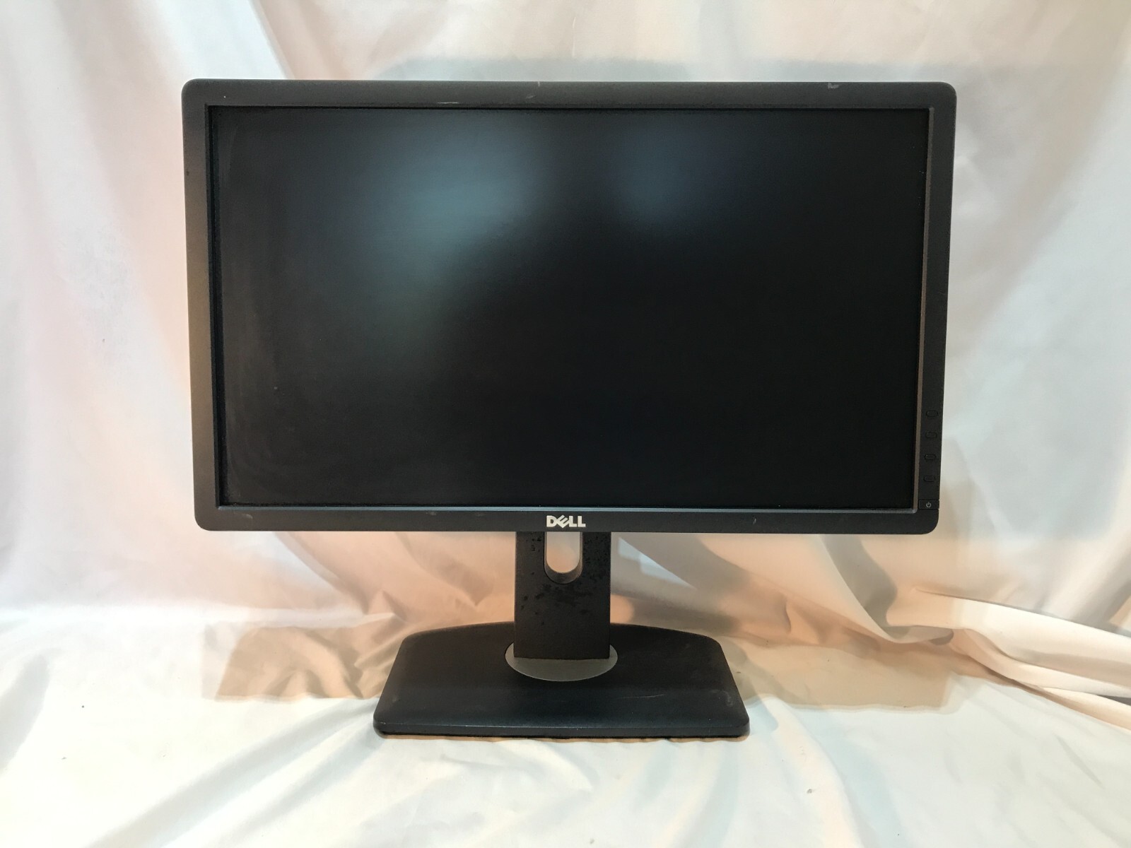 Dell 22" P2210f Widescreen LCD Computer Monitor  VGA / DVI / Display * GRADE A
