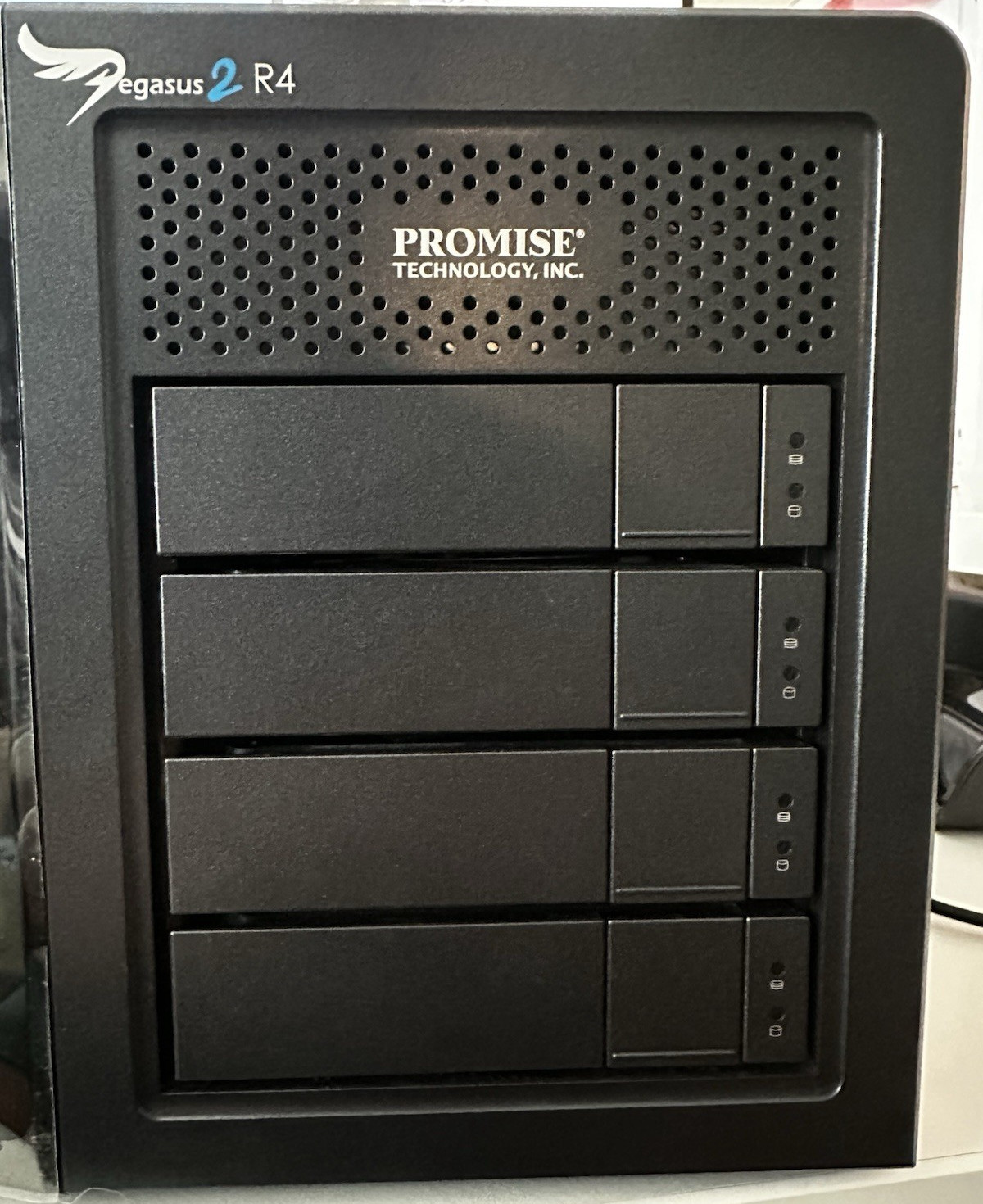 Promise Technology Pegasus2 R4 4-Bay Thunderbolt 3.5in 8TB Drives Included