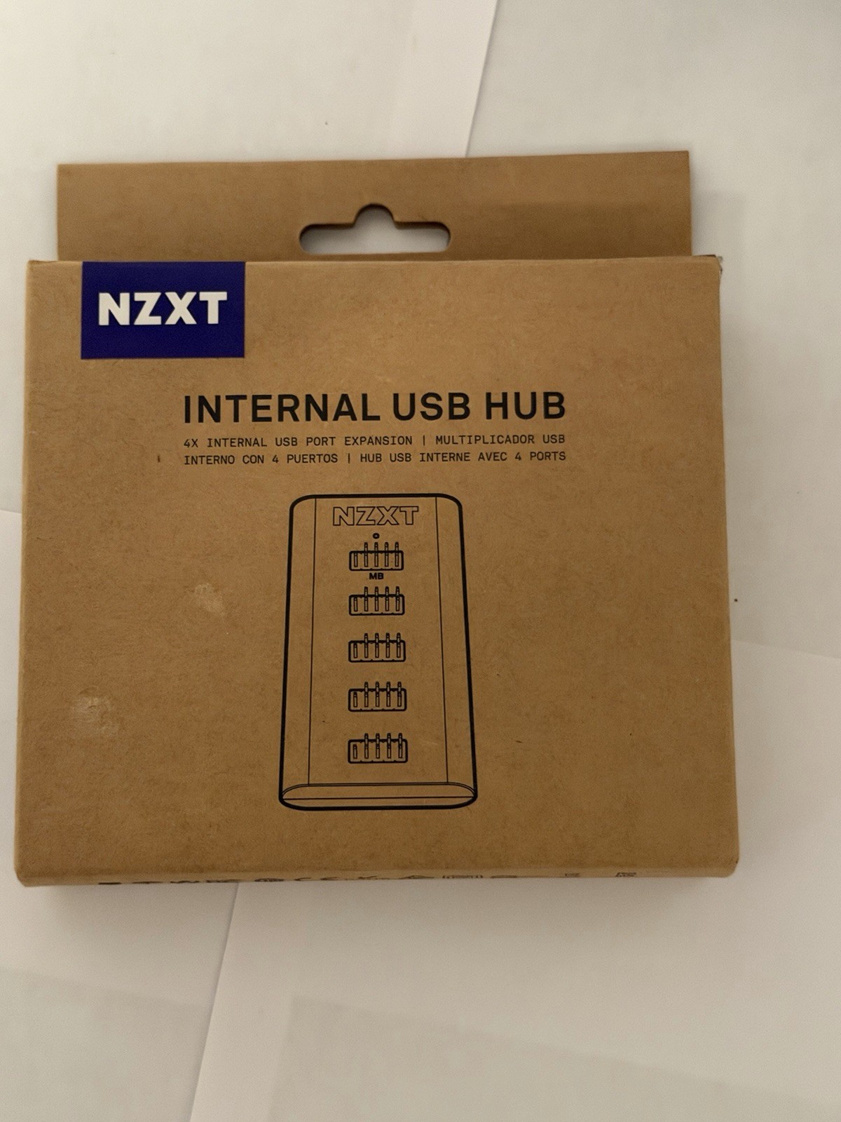 NZXT Internal USB HUB 4 Internal USB 2.0 ports