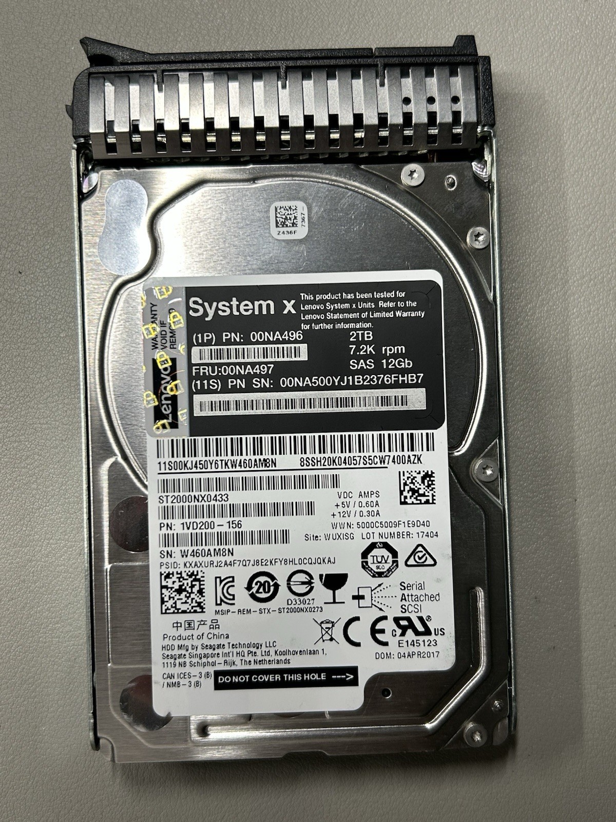 Lenovo 2TB 00NA496 00NA497 2TB 7.2K 12Gbps SAS 2.5" HARD DRIVE,ST2000NX0433