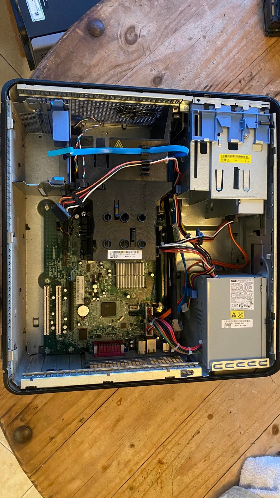 Dell Optiplex 330 Intel Celeron 420 1.6 GHz 1GB DDR2 RAM NO HDD NO OS