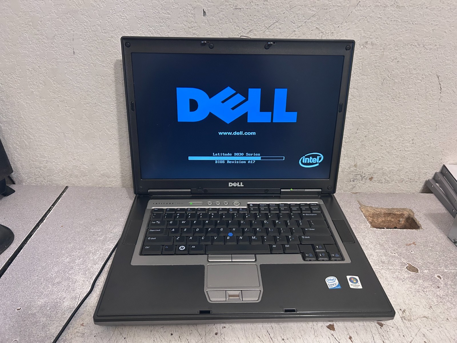 Dell Latitude D830 Core 2 15.4" Display 2 GB RAM No HD No AC Adapt No Battery