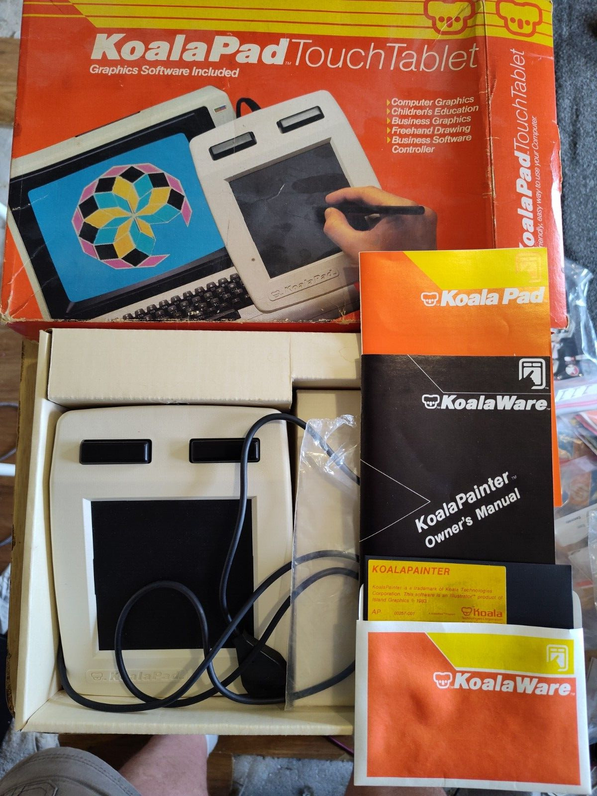 Vintage Koala Pad + Plus Graphics 4 Apple IIe, llc Computer STILL IN BOX w/Discs