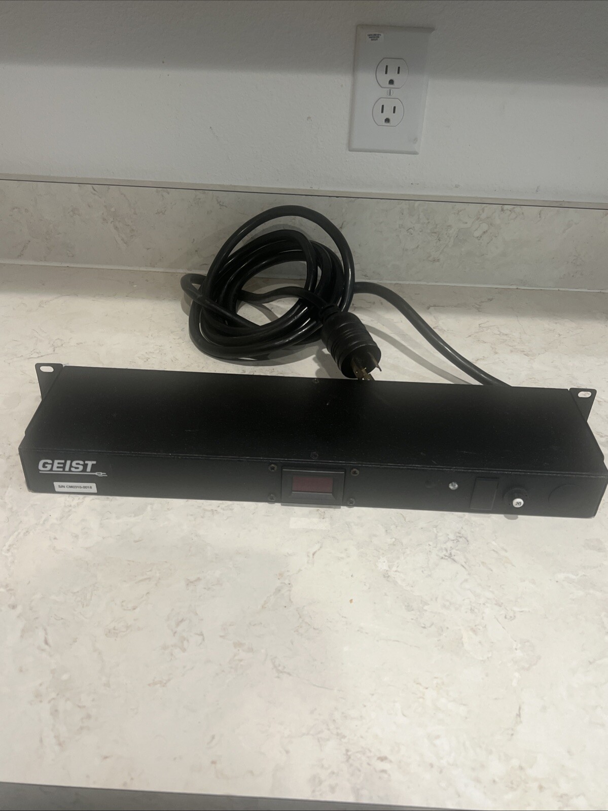 GEIST BRCN100-1025TL METERED POWER STRIP PDU (PreOwned)
