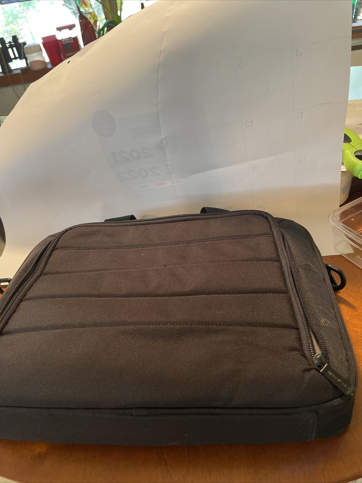 Amazon Basics 15.6-Inch Laptop Computer and Tablet Carrying Case With  Shoulder