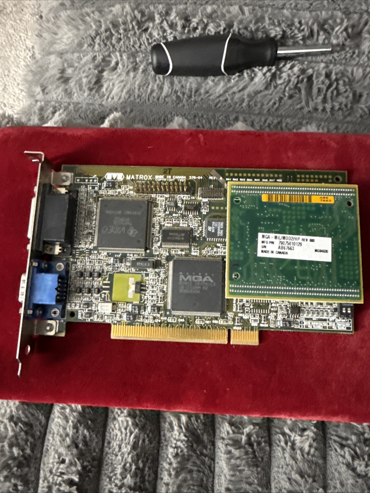 Matrox Millennium graphics card equipped 2MB WRAM memory expansion daughterboard