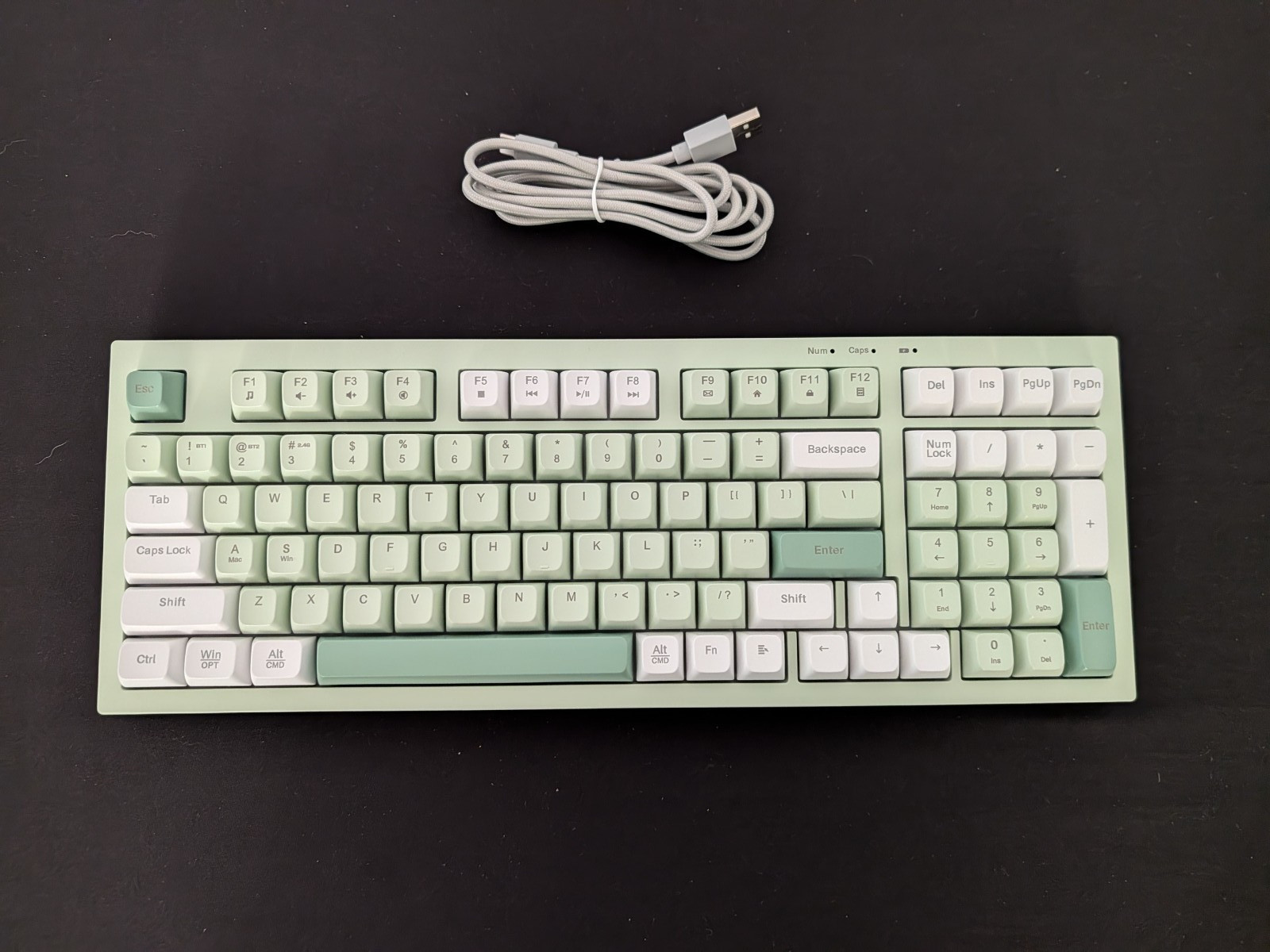 Leobog x Aula Matcha Green K99 Tri Mode Membrane Keyboard