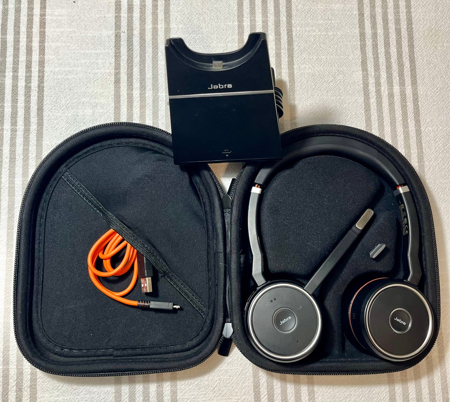 Jabra Evolve 75 HSC040W Wireless Bluetooth Headset Black W/ Case & Charge Stand