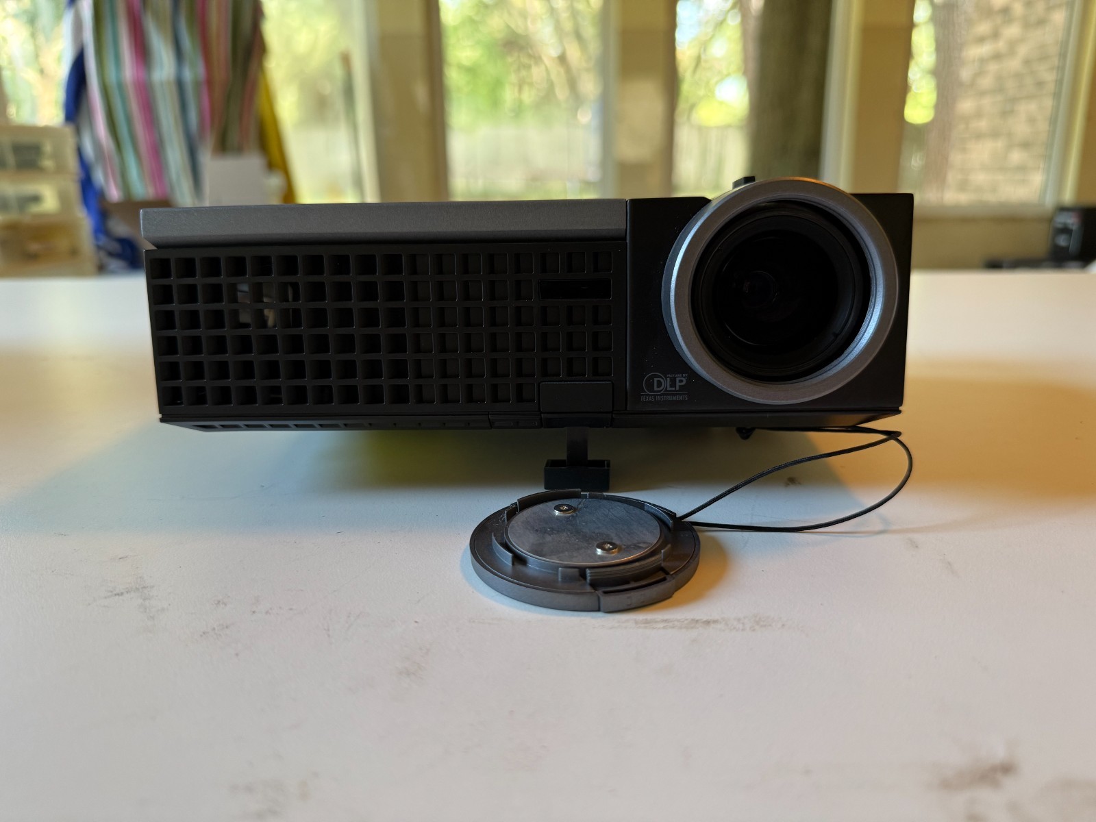 Dell M209X Portable Projector With Carrying Case and Remote