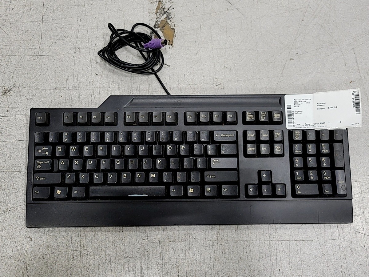 IBM SK-8820 Wired Keyboard PS/2 SEE NOTES