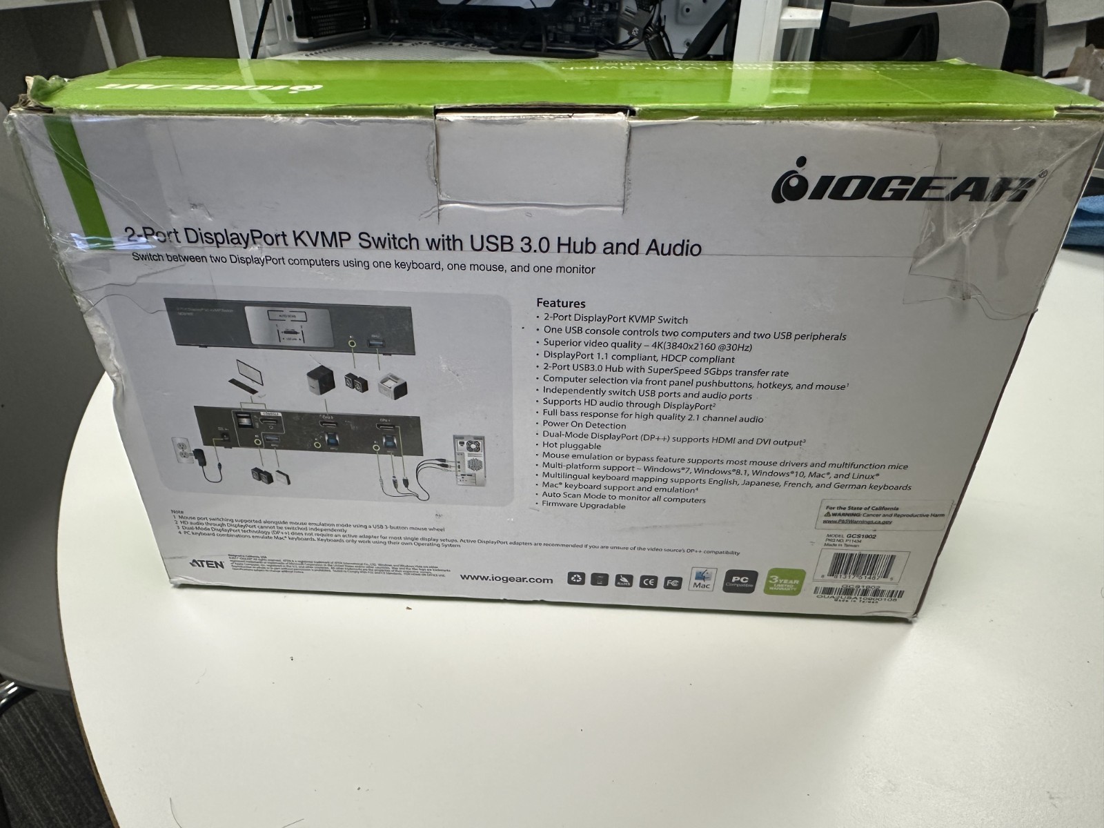 IOGEAR 2-Port DisplayPort KVMP Switch with USB 3.0 Hub GCS1902