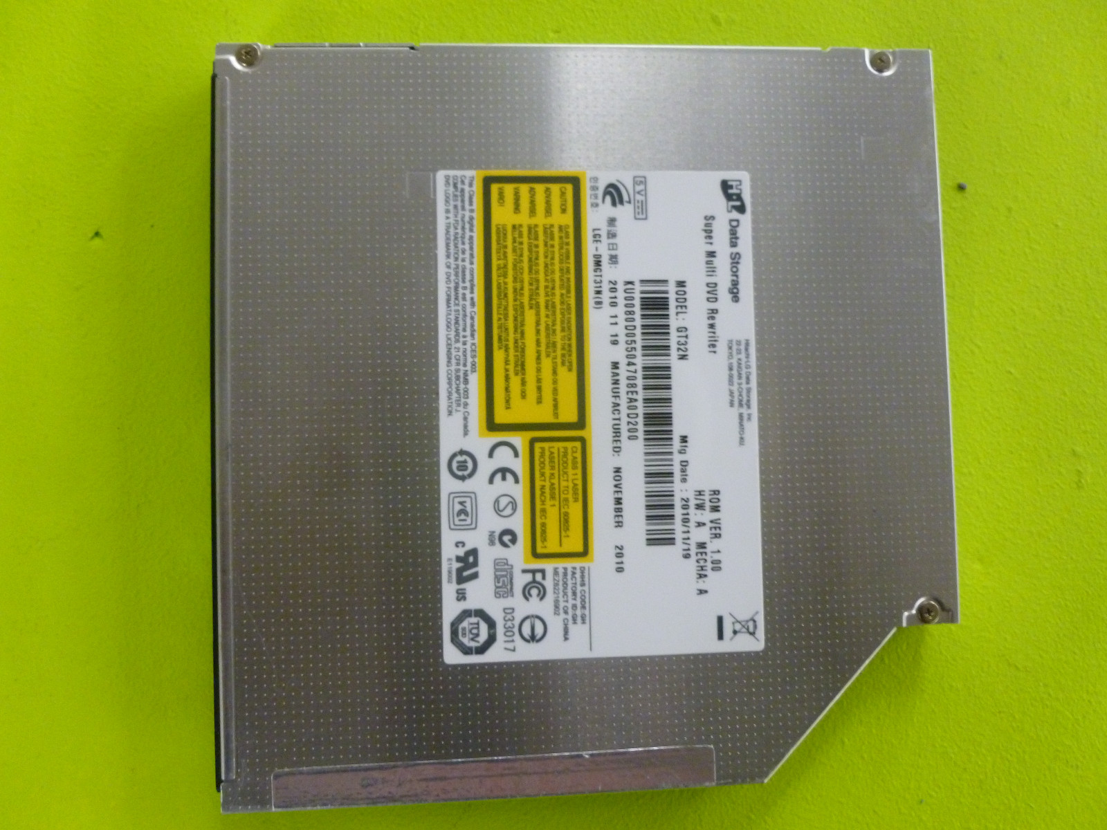 Genuine H.L Data storage LAPTOP DVD+/-RW BURNER SATA (NO BEZEL) GT32N 