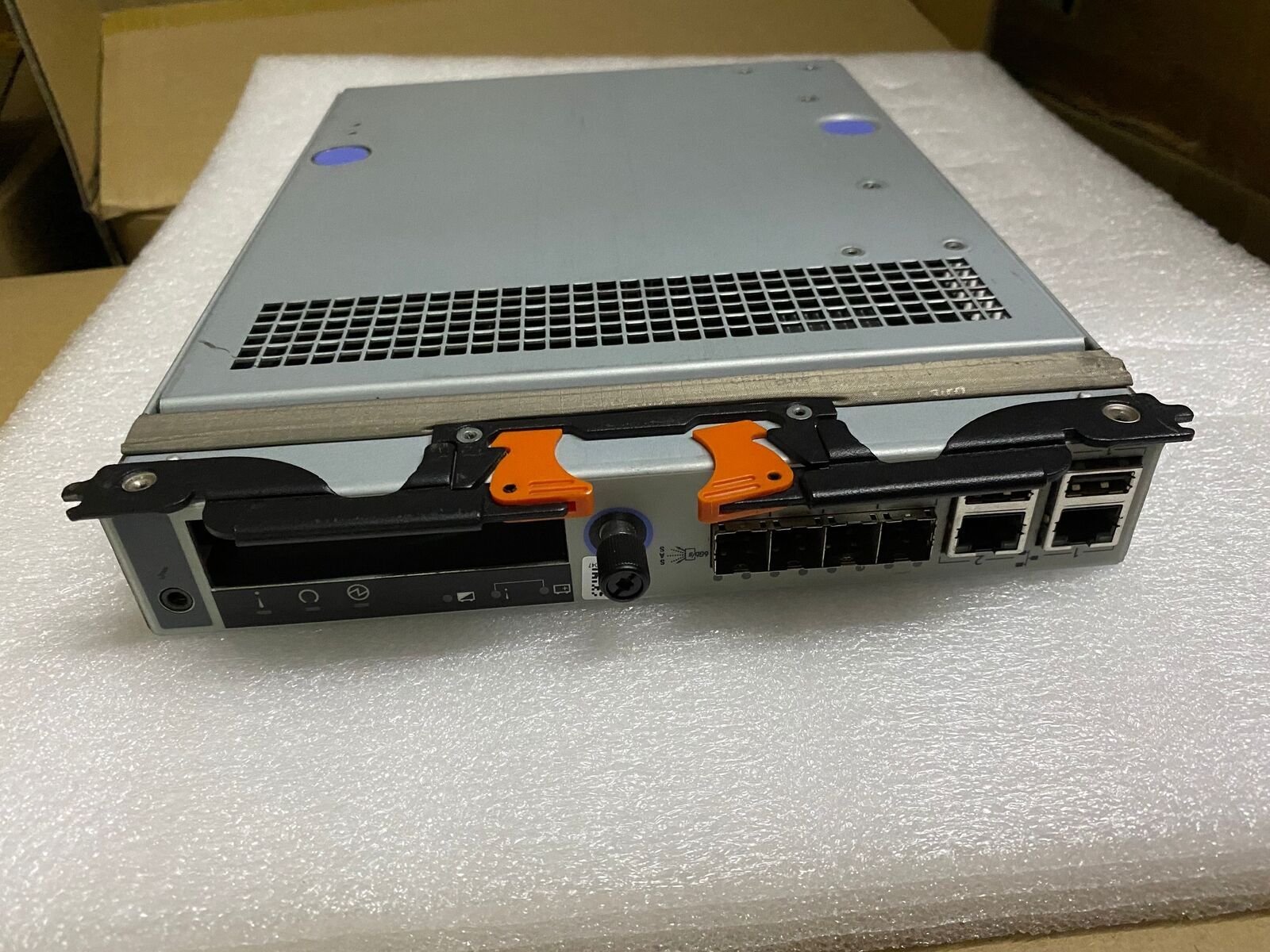 00Y5860 00RY384 00Y5764 IBM V5000 2078-12C/24C controller EXPEDITED Shipping