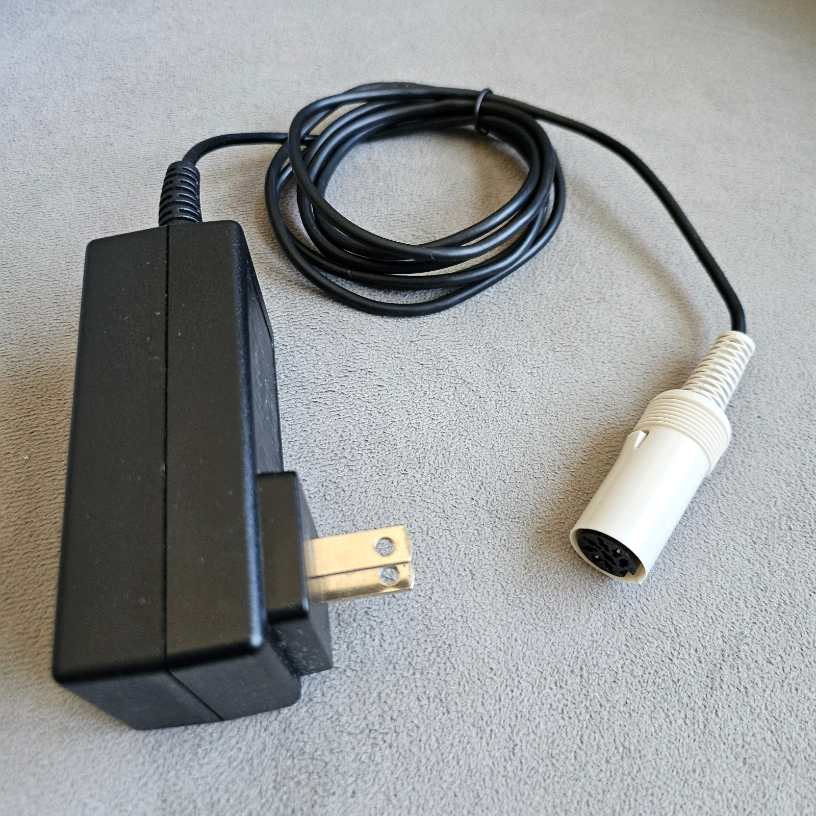 Apple IIC 2C Computer Modern-Compact Power Supply Adapter  Tested