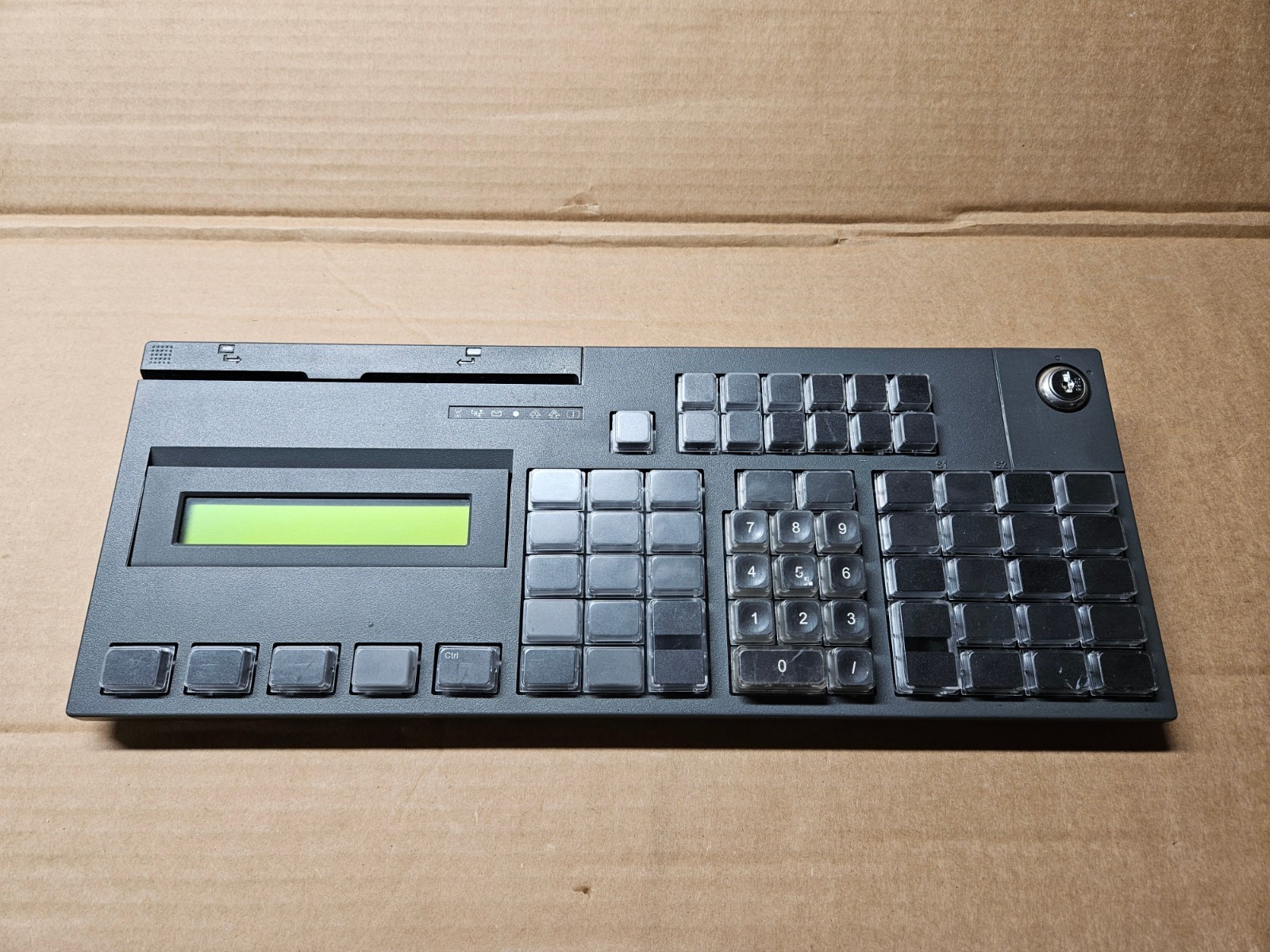 IBM Toshiba 67-Key POS Keyboard w/ LCD 7431184 50Y7034 00DN136 00DN174 00DN095 