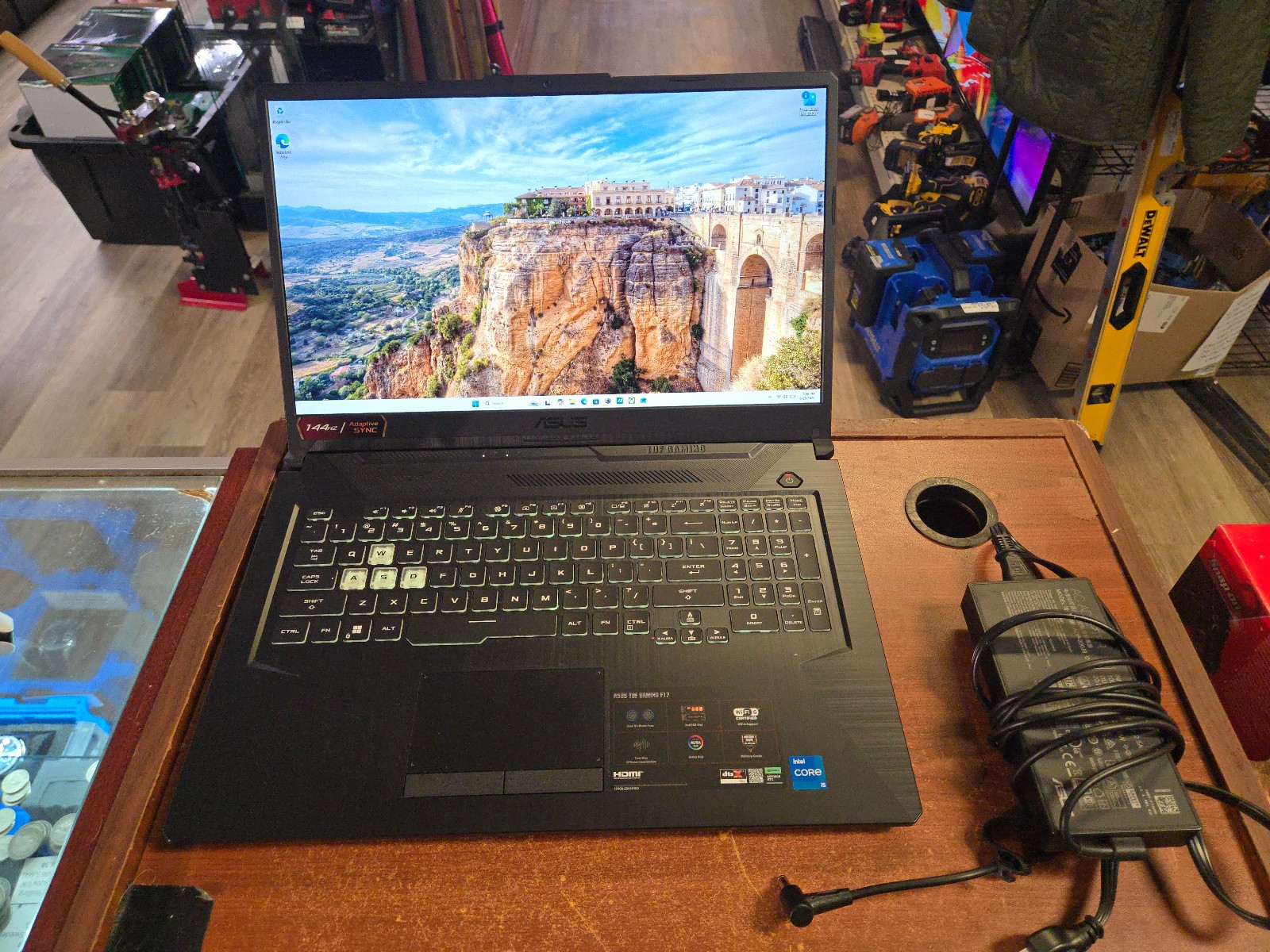 Asus TUF F17 FX706H 17.3" i5-11400H 2.6GHz 8GB RAM 500GB SSD GeForce RTX 2050