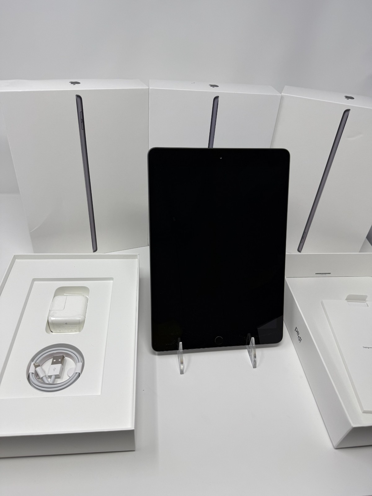 Apple iPad 7th Gen.  Wi-Fi - Good condition
