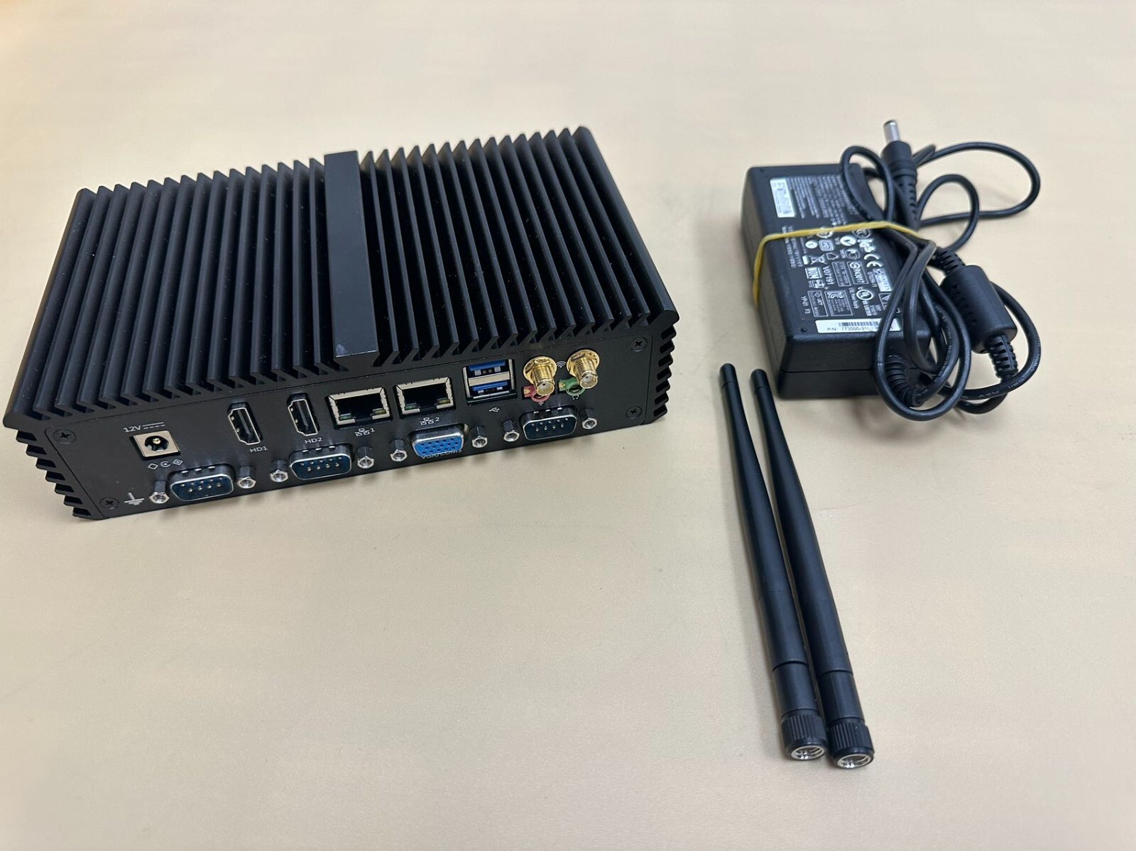 Qotom Q310p 3215u Mini PC COM Serial Port IPC POS Computer RS-232 4GB 32GB SSD