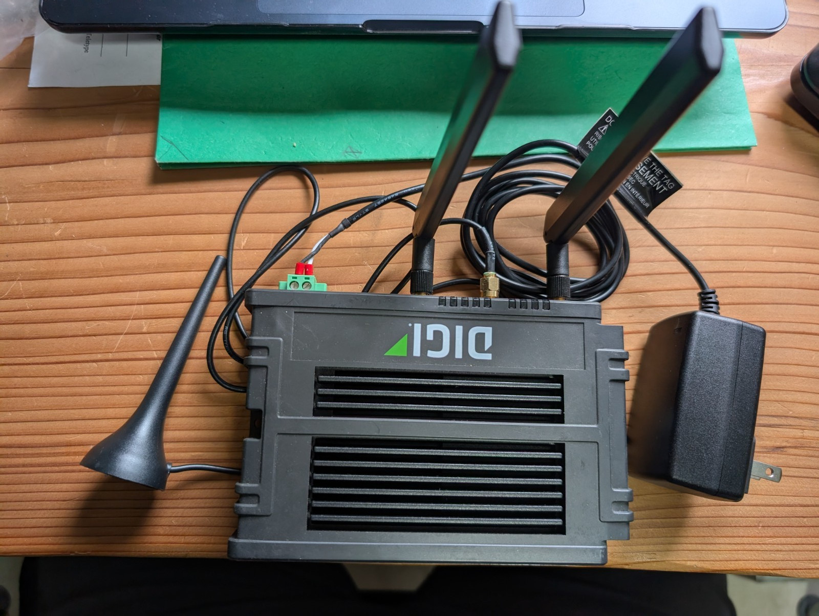 DIGI IX15 LTE CAT4 GATEWAY IX 15-00G4-00G4-XBP2 Industrial WiFi - Complete Kit
