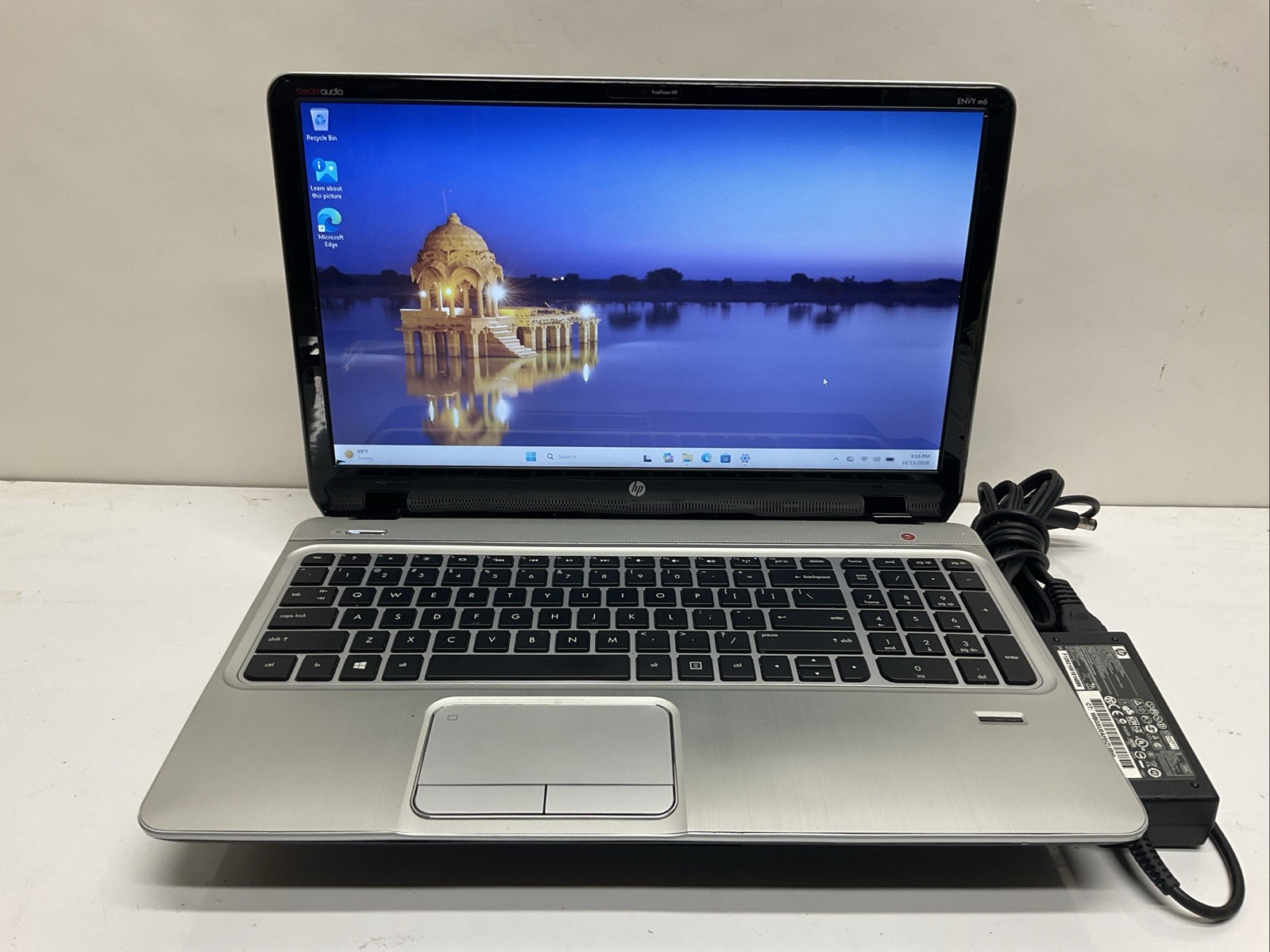 Hp ENVY m6 CPU AMD A10-4600M 2.30GHz w/Radeon RAM 8GB HDD 320GB WINDOWS 11 PRO