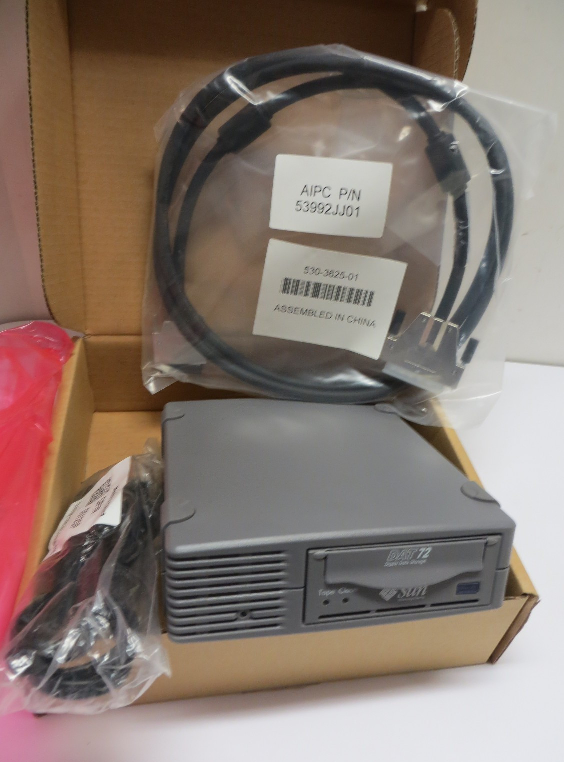 Sun Microsystems DAT72 4mm External SCSI Tape Drive 380-1323-02 w/Cable NEW