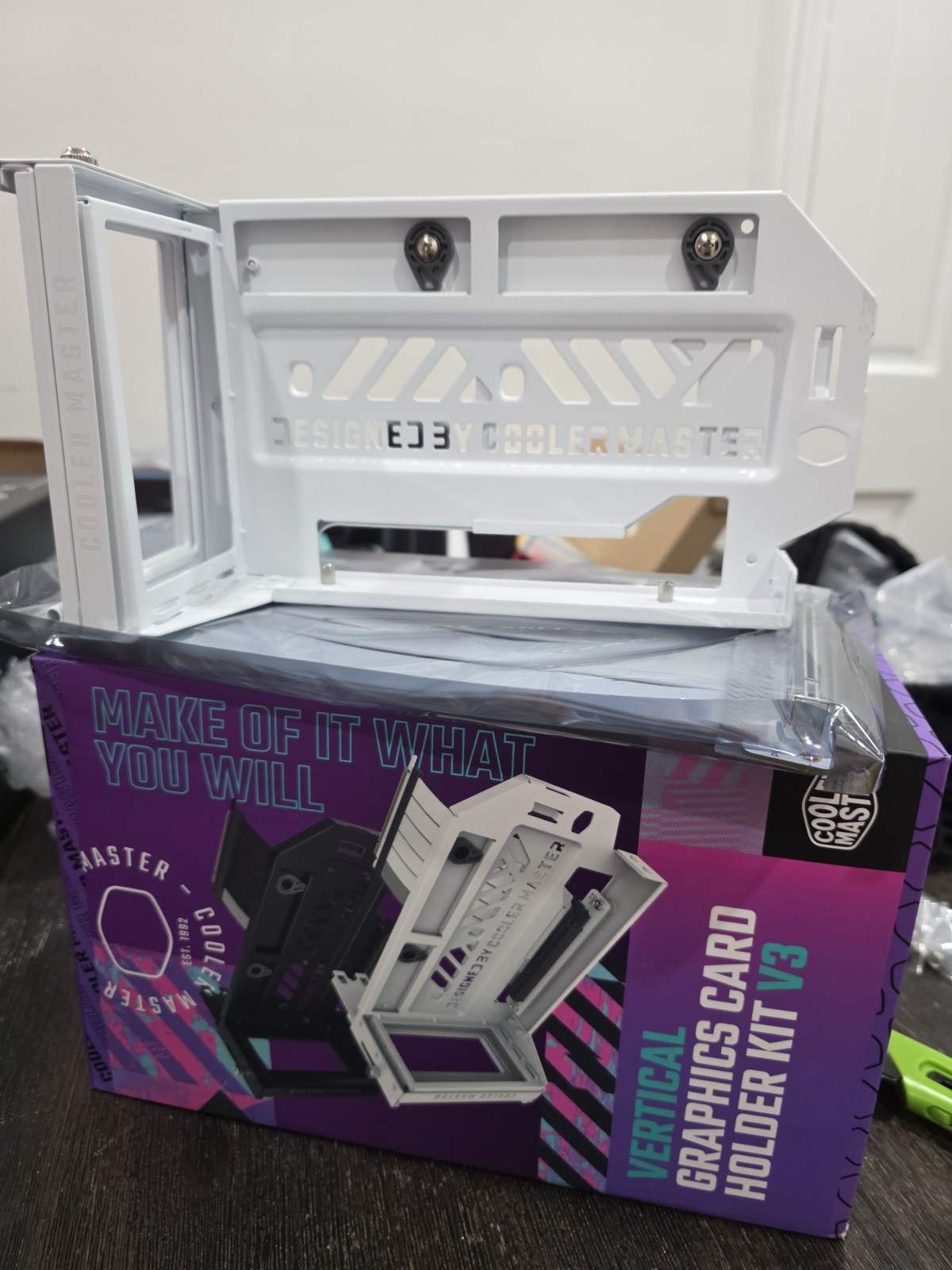 Coolermaster vertical gpu mount newest version + GEN 5 RISER CABLE - white
