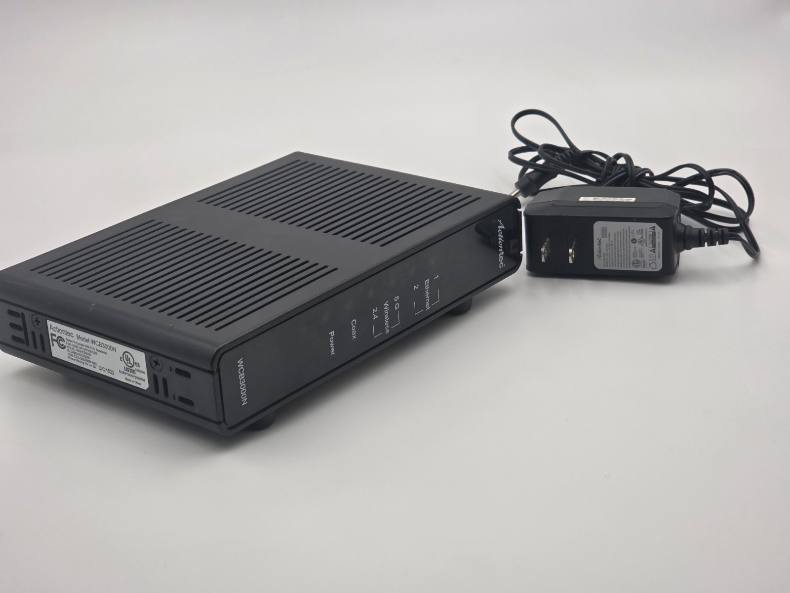 Actiontec Single Dual-Band Wireless Network Extender WCB3000N - With Cords