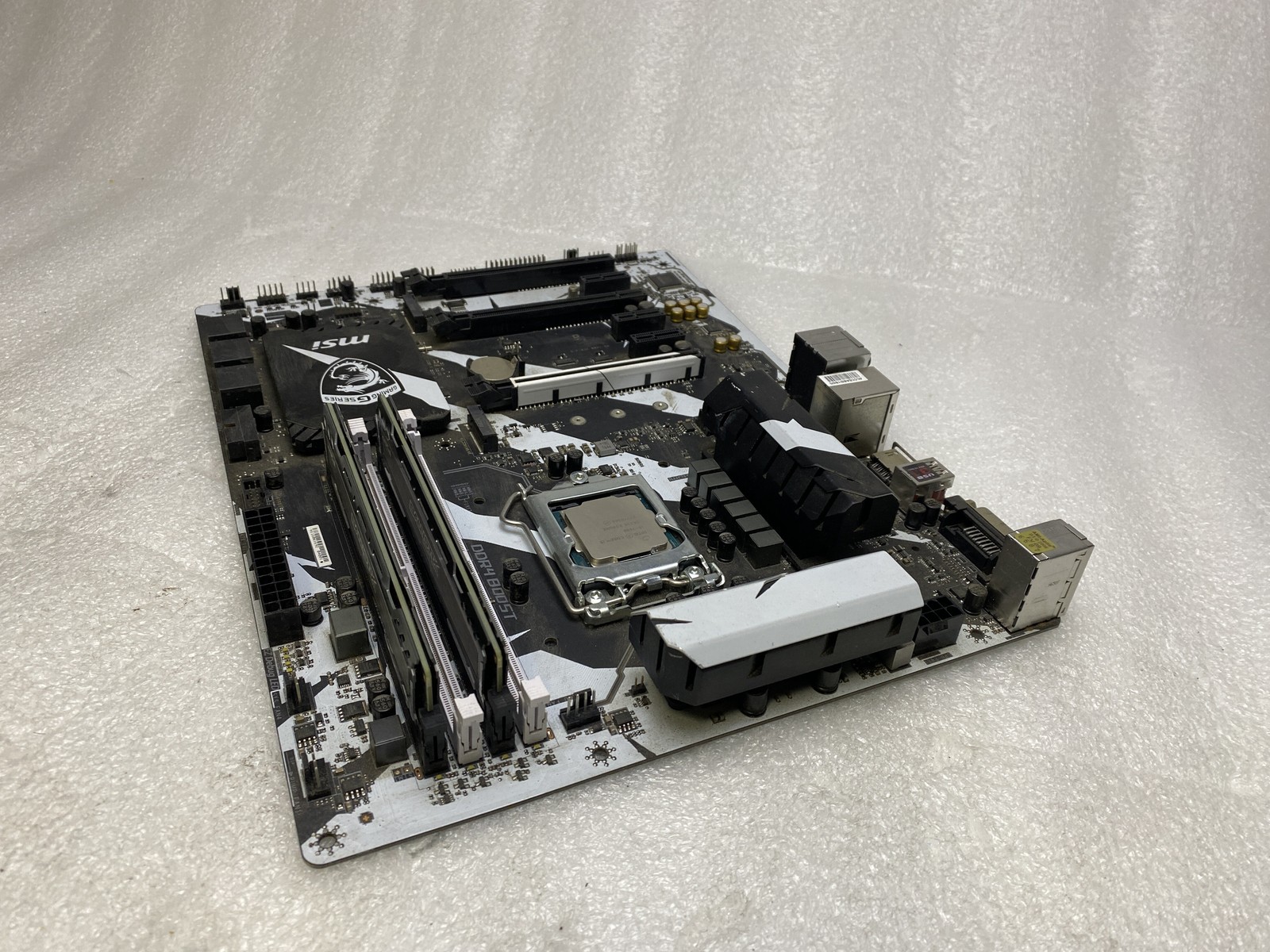 MSI B250 Krait Gaming ATX Core i5-7600 3.5GHz 16GB RAM NO IO SHIELD/COOLER