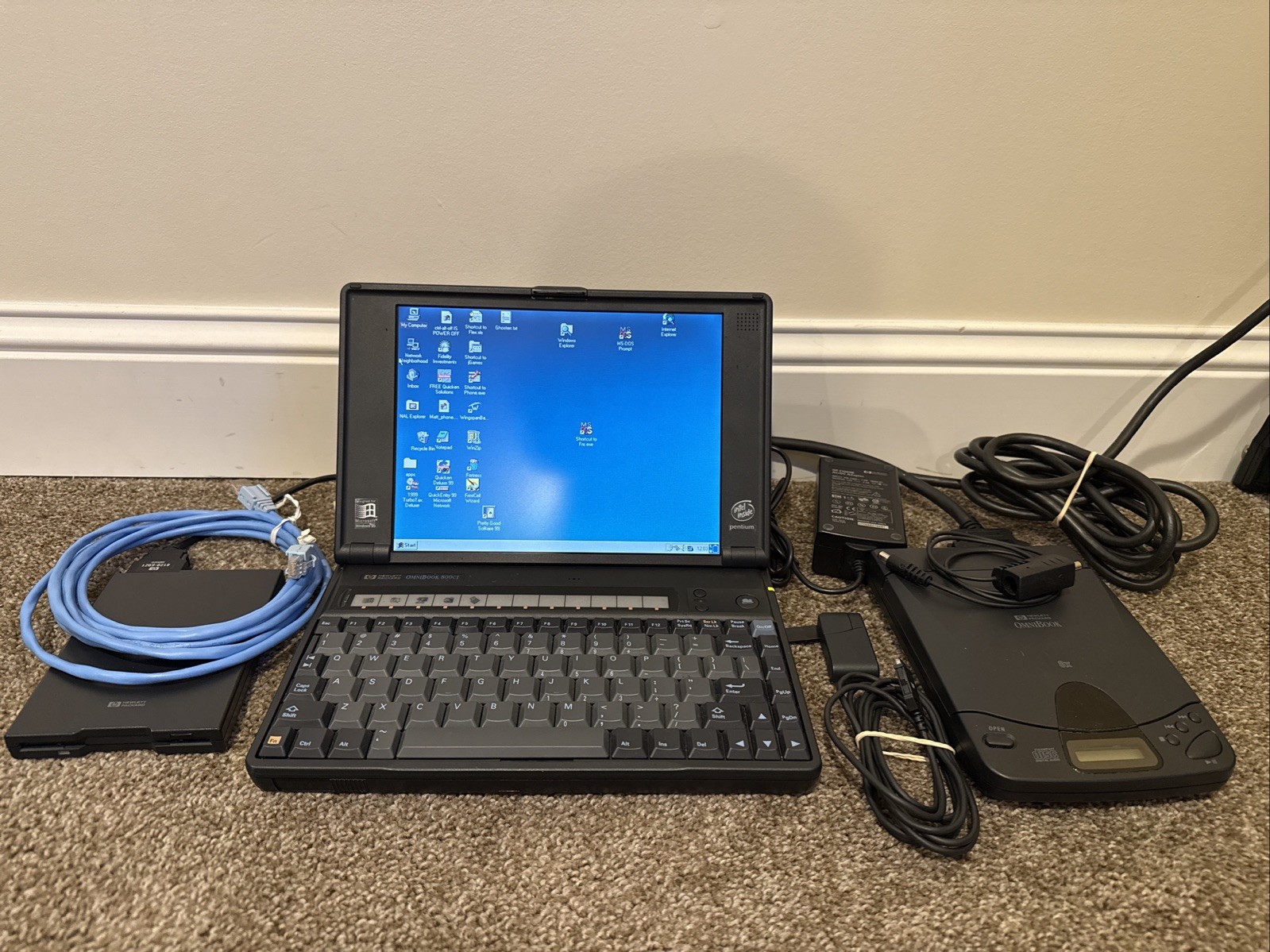HP OmniBook 800CT Windows 95 1.5GB 32MB RAM Pentium